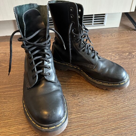 Doc Dr. Martens 1460 Black High Boots - Size 7.5 - Picture 6 of 6